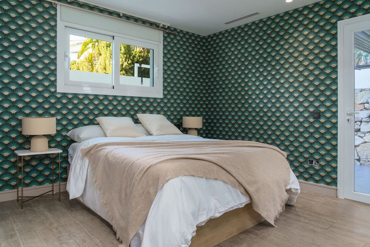 6 sypialnia Willa na sprzedaż w Nueva Andalucia z basenem garażem - 2 350 000 € (Ref: 9509543)