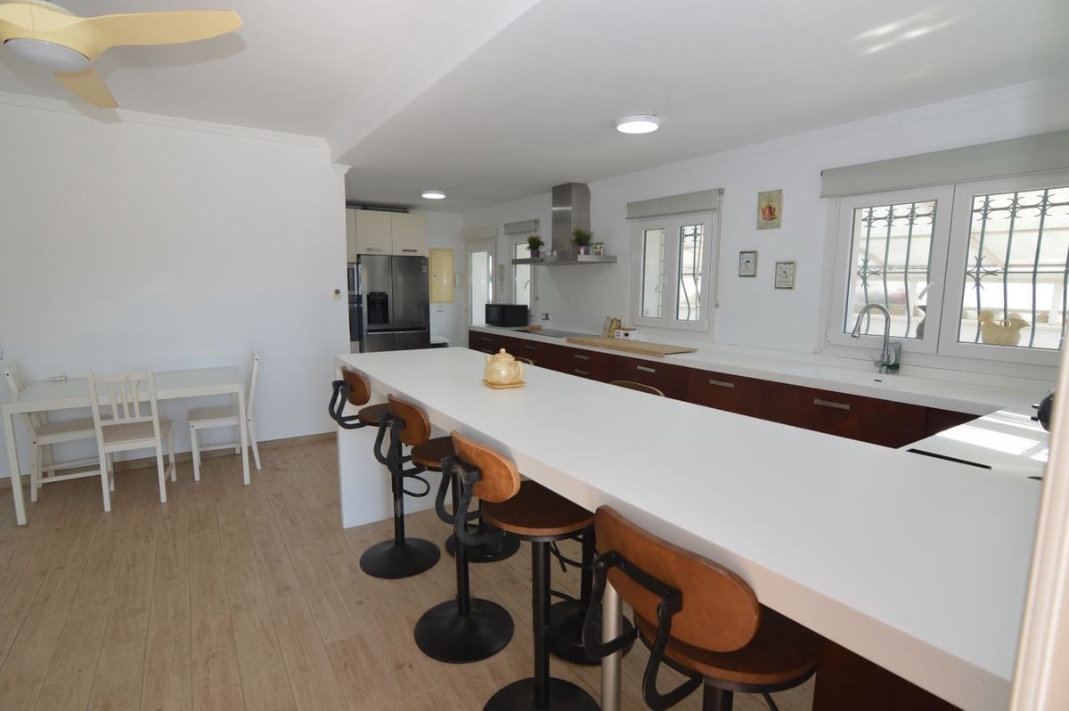 5 chambre Villa/Maison à vendre à San Pedro de Alcantara avec piscine garage - 1 150 000 € (Ref: 9509552)