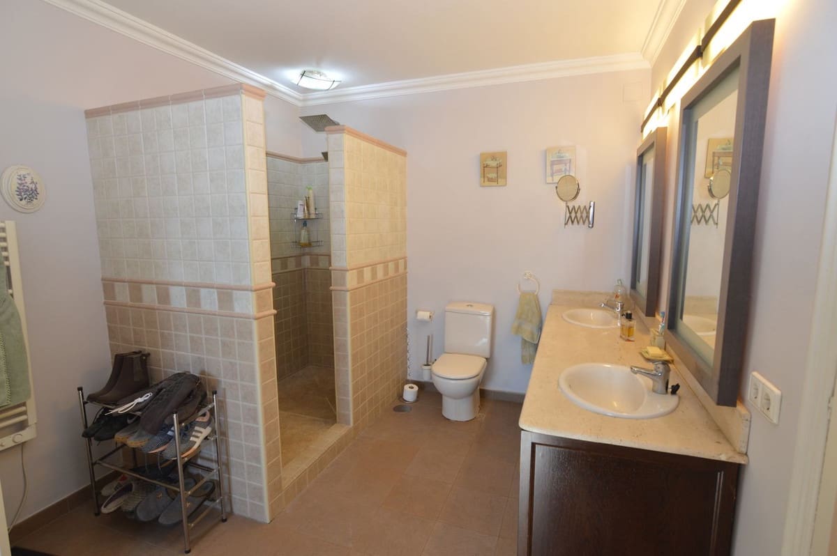 5 chambre Villa/Maison à vendre à San Pedro de Alcantara avec piscine garage - 1 150 000 € (Ref: 9509552)