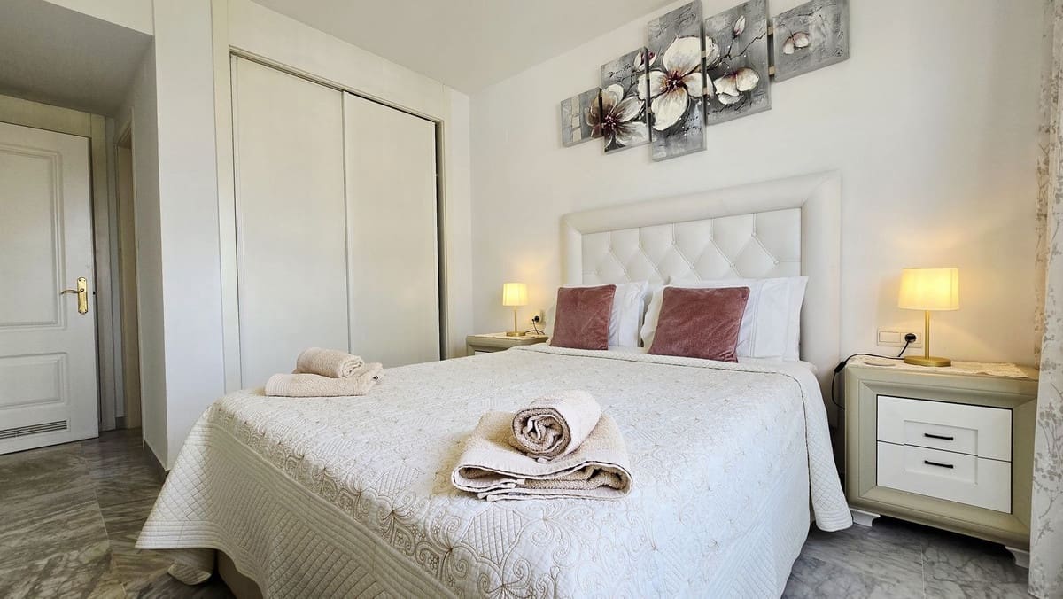 2 chambre Appartement à vendre à Nueva Andalucia avec piscine garage - 375 000 € (Ref: 9509553)