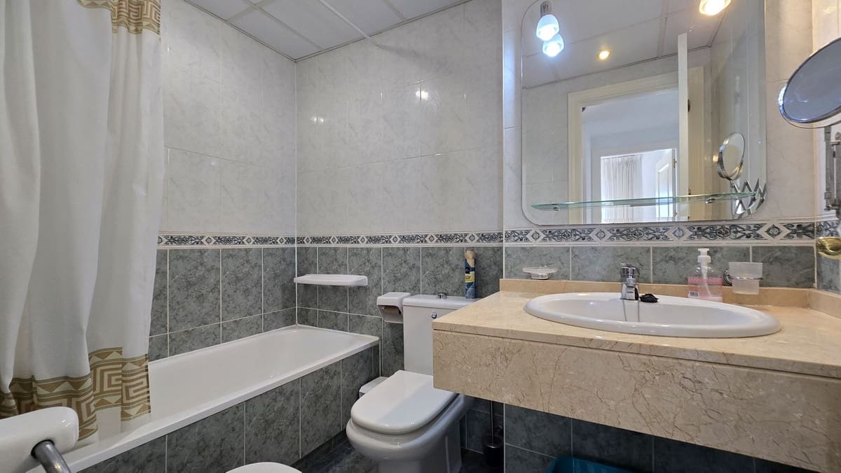 2 chambre Appartement à vendre à Nueva Andalucia avec piscine garage - 375 000 € (Ref: 9509553)