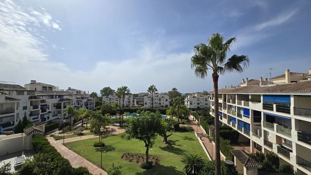 2 chambre Appartement à vendre à Nueva Andalucia, Marbella avec piscine garage - 375 000 € (Ref: 9509553)