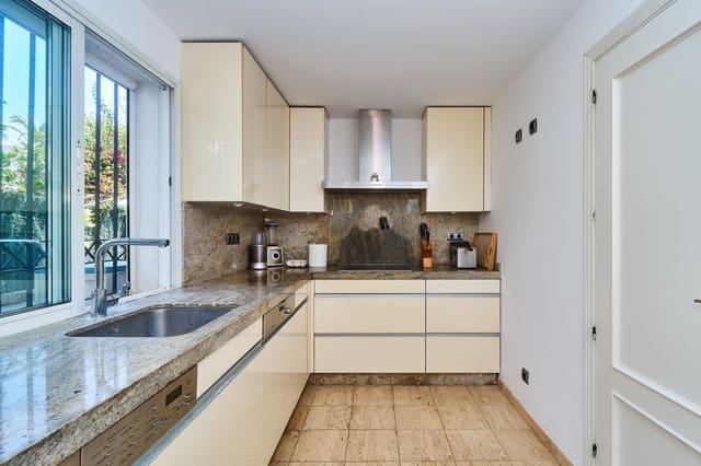 3 camera da letto Casa in vendita in Golden Mile, Marbella con piscina garage - 1.575.000 € (Rif: 9509554)