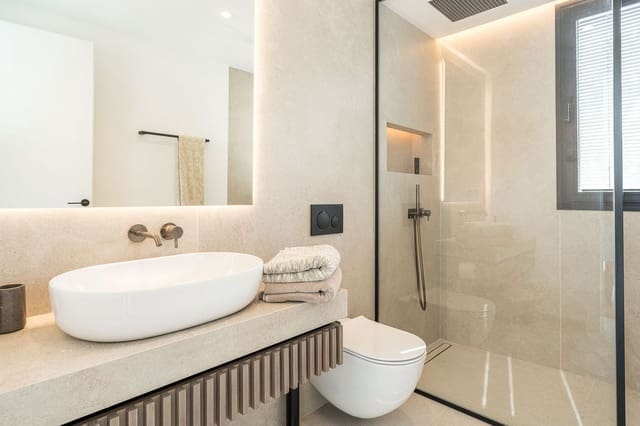 4 bedroom Villa for sale in Nueva Andalucia, Marbella with pool garage - € 3,395,000 (Ref: 9509555)