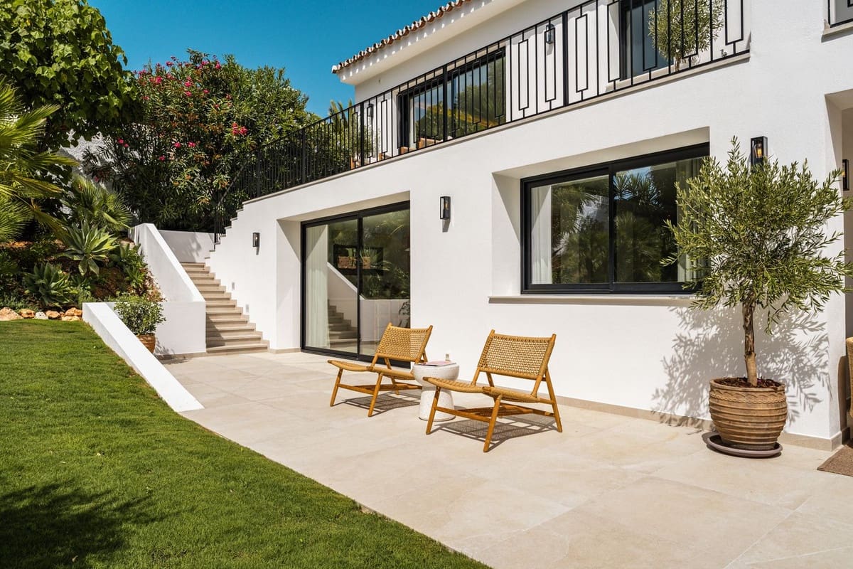 4 bedroom Villa for sale in Marbella with pool garage - € 3,850,000 (Ref: 9509556)