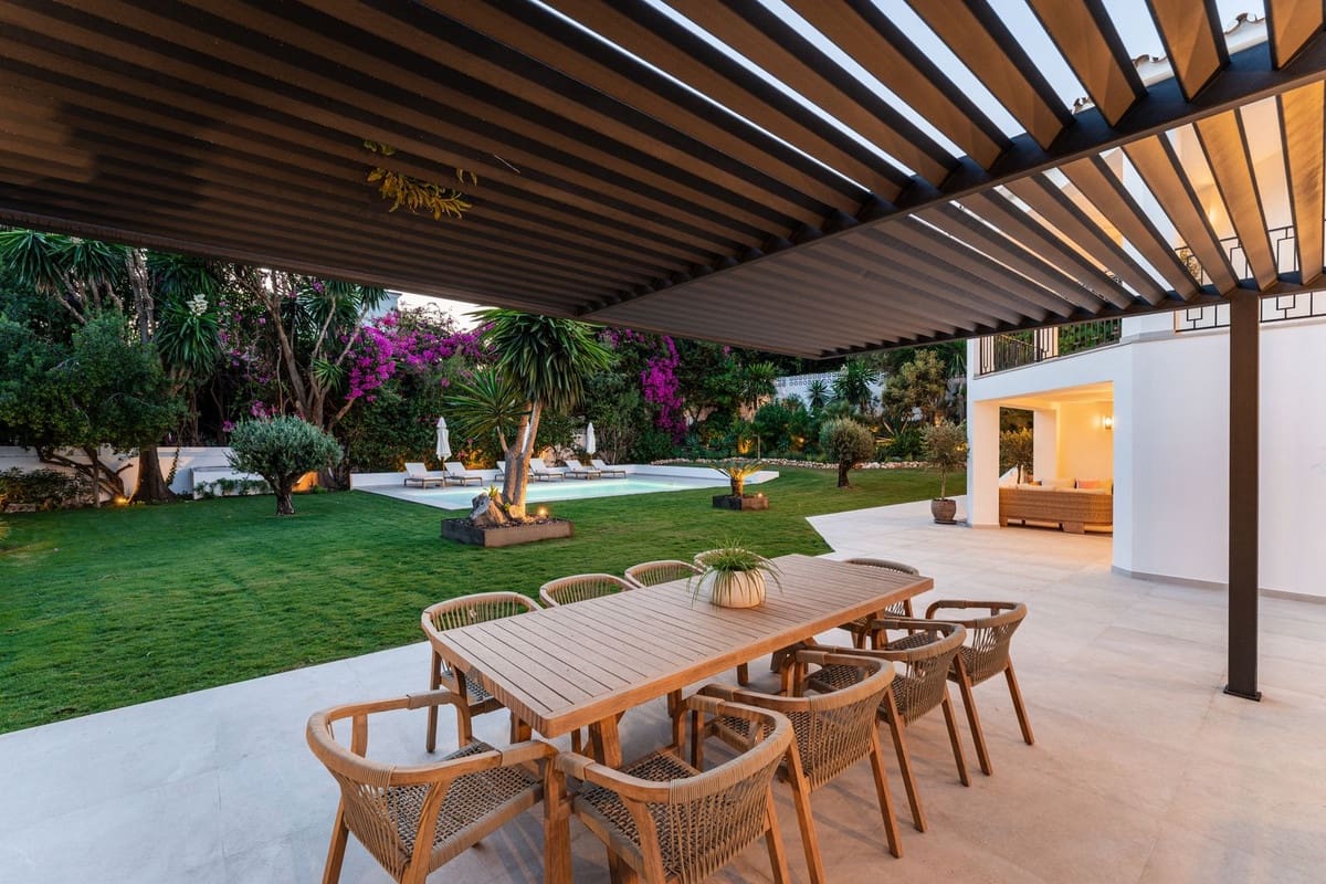 4 bedroom Villa for sale in Marbella with pool garage - € 3,850,000 (Ref: 9509556)