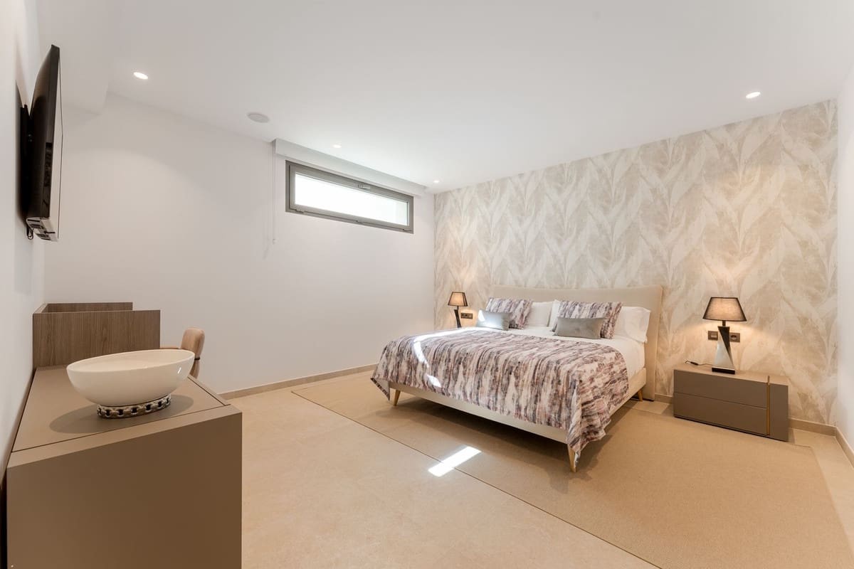 Chalet de 5 habitaciones en Marbella en venta con piscina garaje - 4.950.000 € (Ref: 9509557)