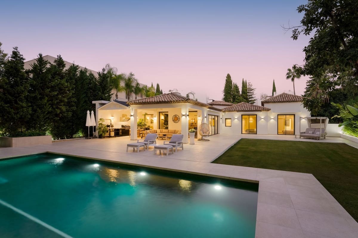 Chalet de 5 habitaciones en Marbella en venta con piscina garaje - 4.950.000 € (Ref: 9509557)