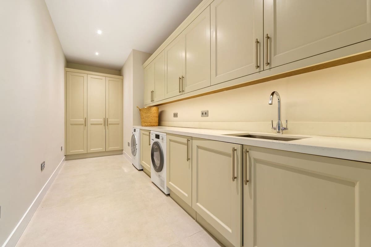 6 slaapkamer Villa te koop in La Quinta met zwembad garage - € 4.695.000 (Ref: 9509558)