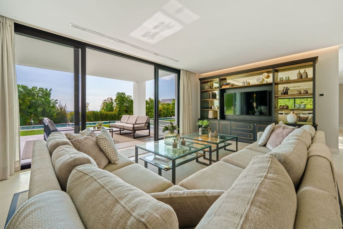 6 slaapkamer Villa te koop in La Quinta met zwembad garage - € 4.695.000 (Ref: 9509558)