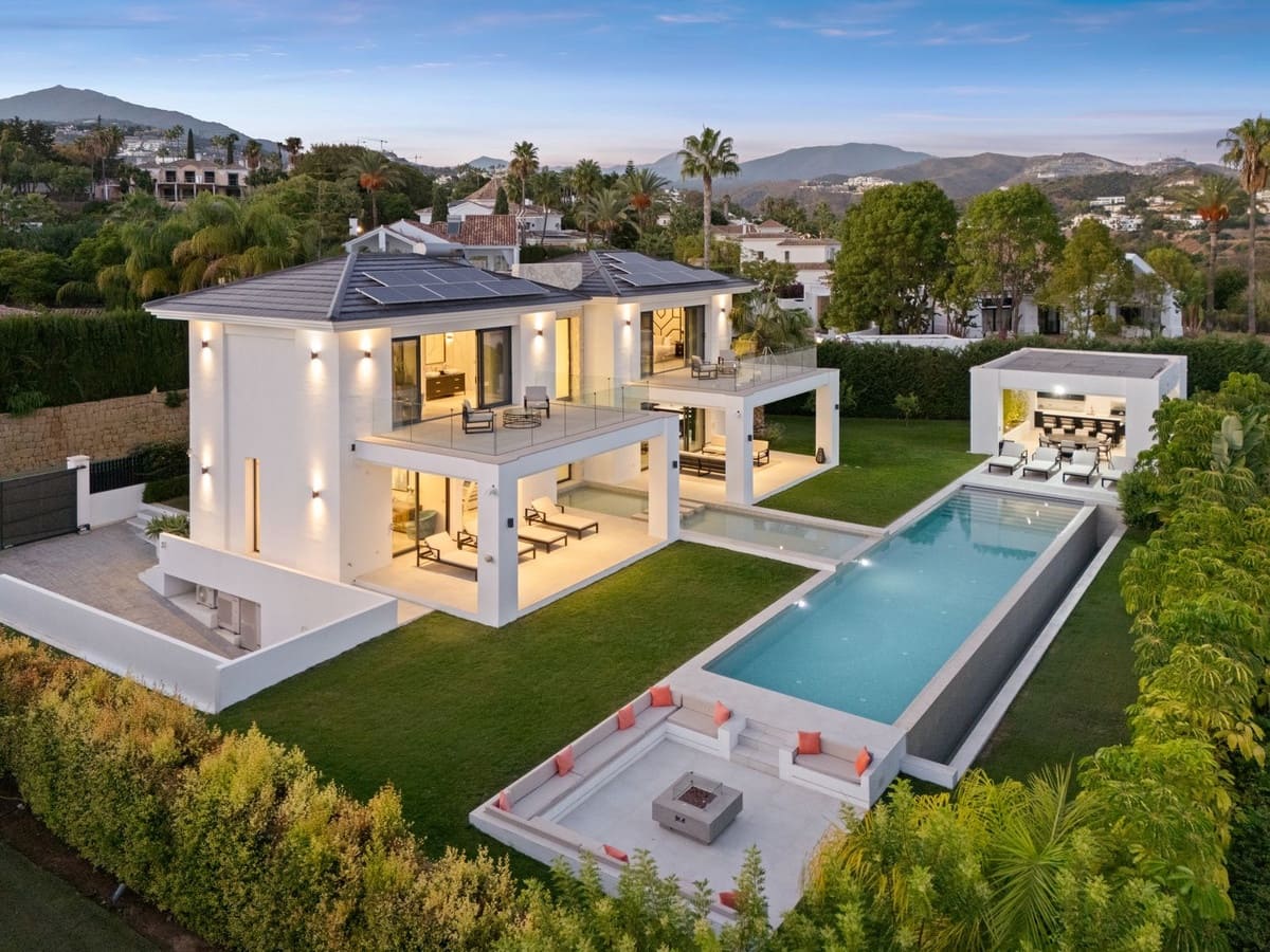 6 slaapkamer Villa te koop in La Quinta met zwembad garage - € 4.695.000 (Ref: 9509558)