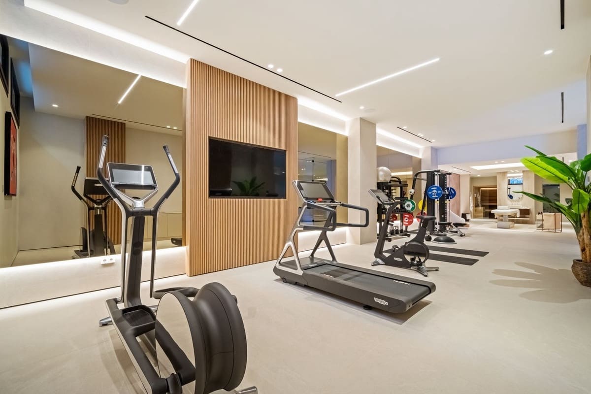 5 sypialnia Willa na sprzedaż w Marbella z basenem garażem - 5 995 000 € (Ref: 9509561)