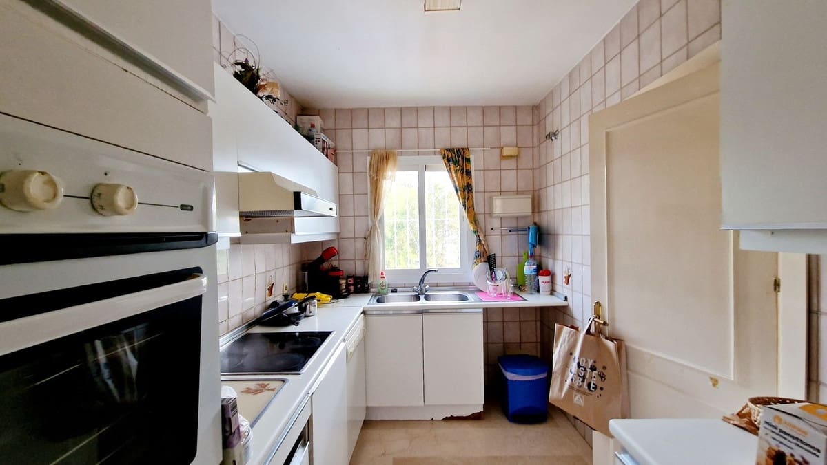 2 chambre Penthouse à vendre à El Paraiso avec piscine - 299 000 € (Ref: 9509563)