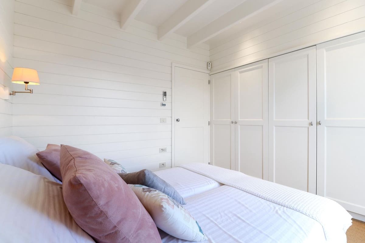 4 sypialnia Willa na sprzedaż w El Paraiso z basenem garażem - 1 850 000 € (Ref: 9509565)