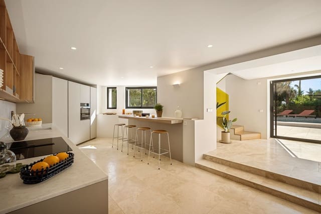 4 Zimmer Villa zu verkaufen in Nueva Andalucia, Marbella mit Pool Garage - 3.100.000 € (Ref: 9509566)