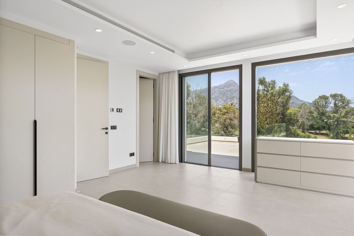 4 makuuhuone Huvila myytävänä paikassa Marbella mukana uima-altaan 
autotalli - 3 950 000 € (Ref: 9509580)