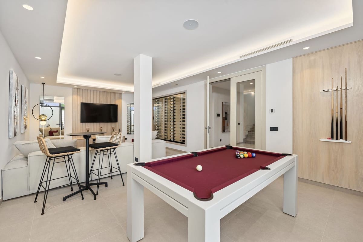 Chalet de 4 habitaciones en Marbella en venta con piscina garaje - 3.950.000 € (Ref: 9509580)