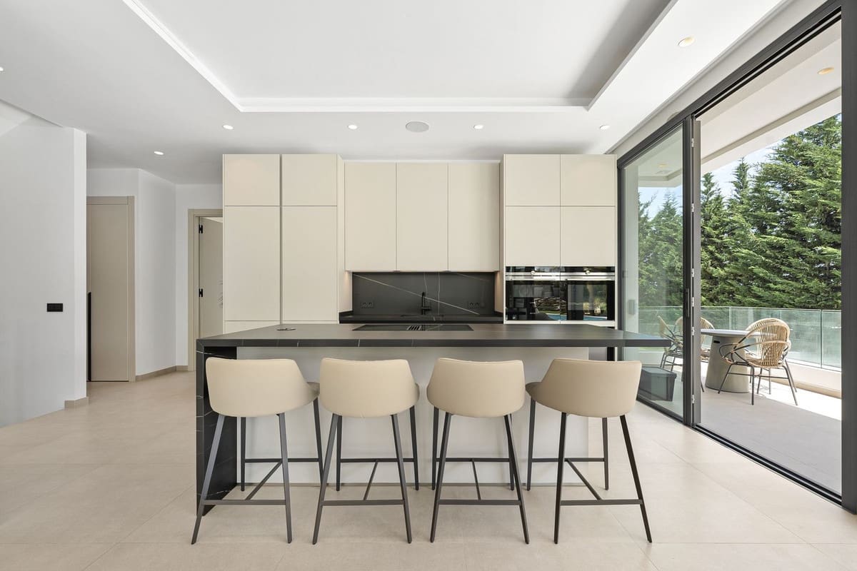 Chalet de 4 habitaciones en Marbella en venta con piscina garaje - 3.950.000 € (Ref: 9509580)