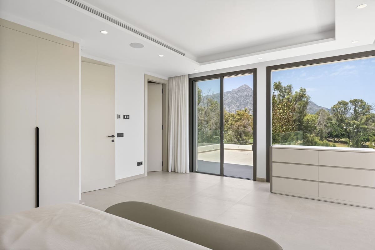 Chalet de 4 habitaciones en Marbella en venta con piscina garaje - 3.950.000 € (Ref: 9509580)