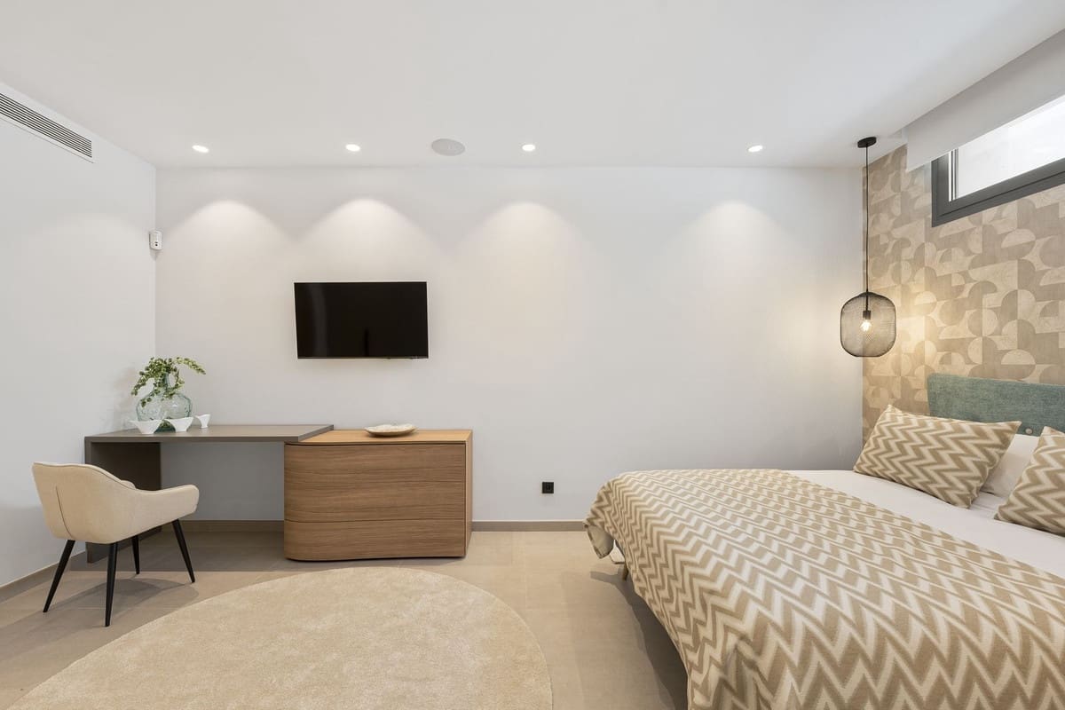 Chalet de 4 habitaciones en Marbella en venta con piscina garaje - 3.950.000 € (Ref: 9509580)