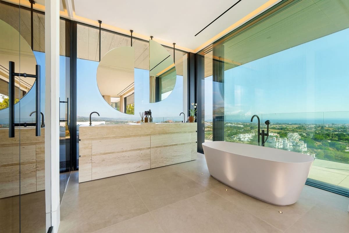 8 soverom Villa til salgs i Benahavis med svømmebasseng garasje - € 19 980 000 (Ref: 9509582)