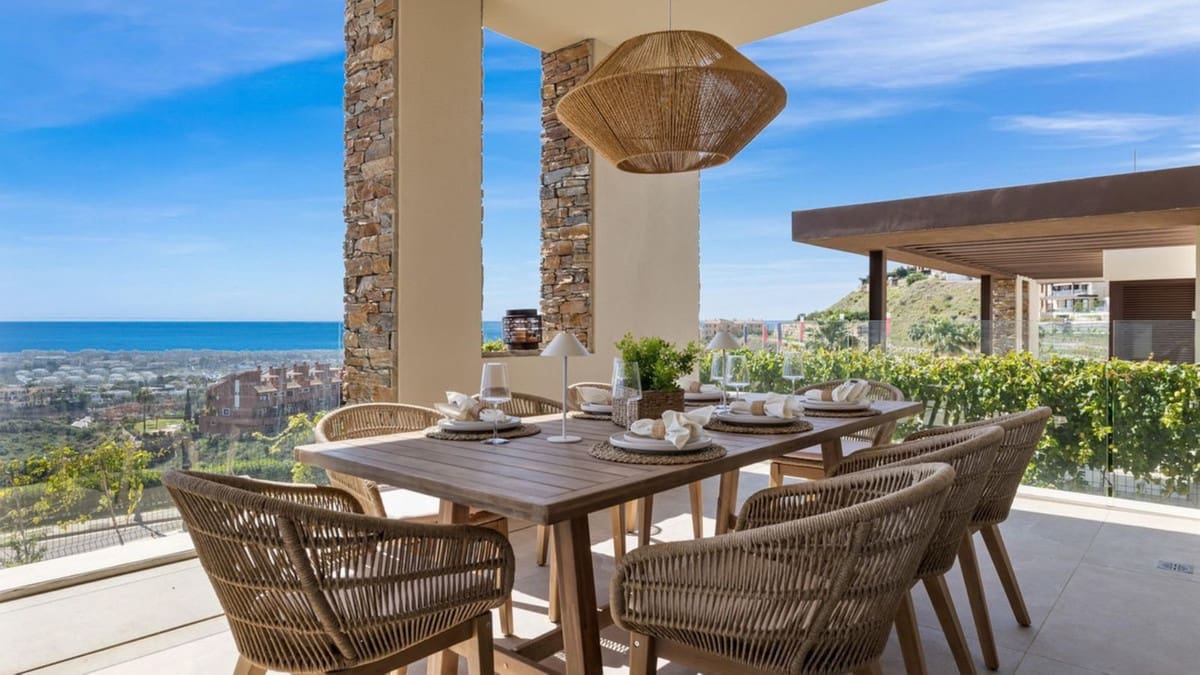 4 soveværelse Semi-Rækkehus til salg i Benahavis med swimmingpool garage - € 1.850.000 (Ref: 9509583)