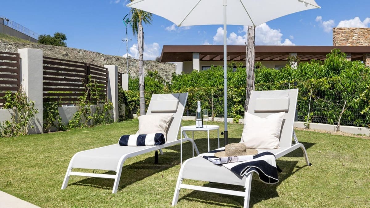 4 soveværelse Semi-Rækkehus til salg i Benahavis med swimmingpool garage - € 1.850.000 (Ref: 9509583)