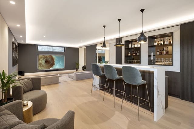 5 slaapkamer Villa te koop in Marbella met zwembad garage - € 6.250.000 (Ref: 9509590)