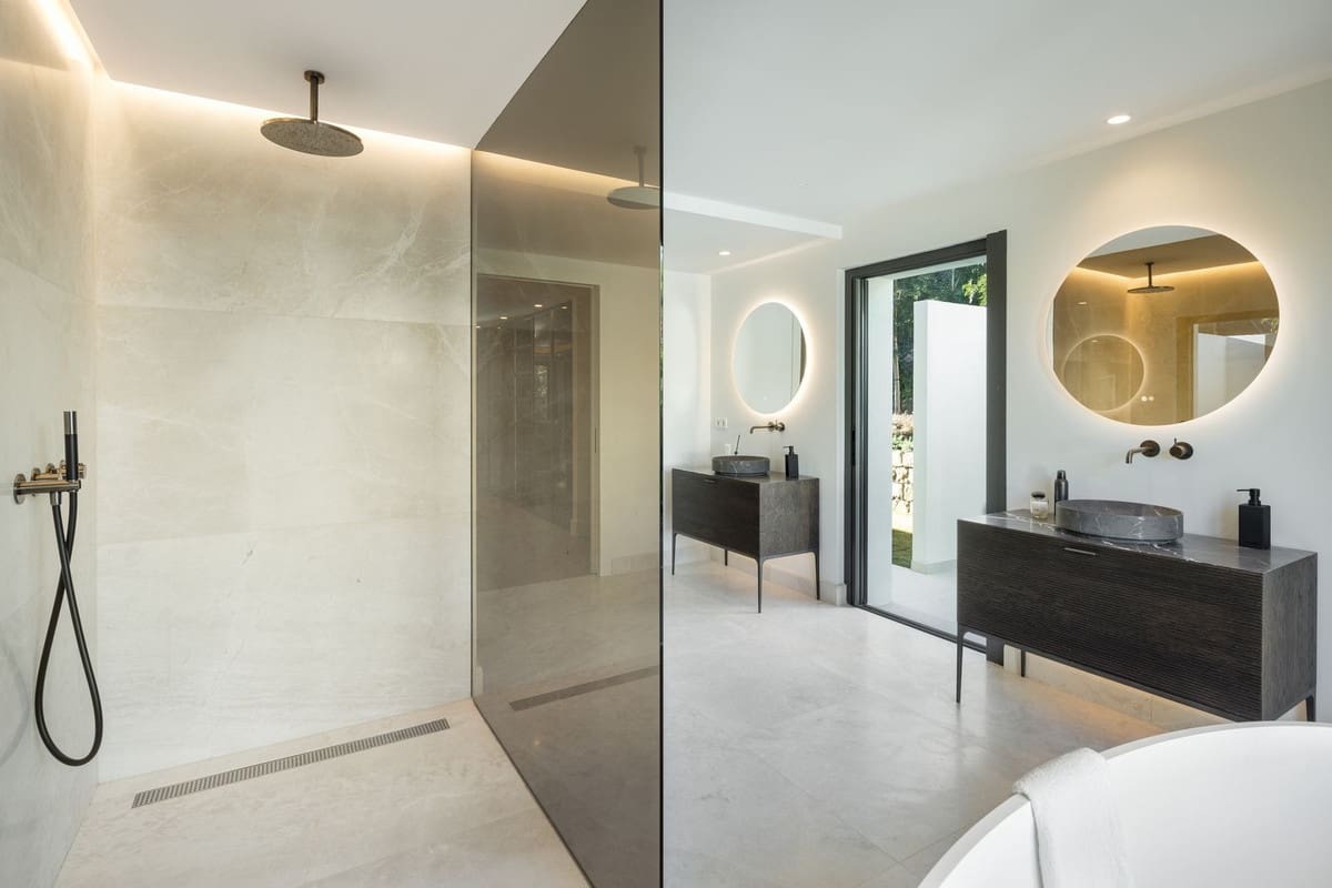 5 bedroom Villa for sale in Marbella with pool garage - € 6,250,000 (Ref: 9509590)