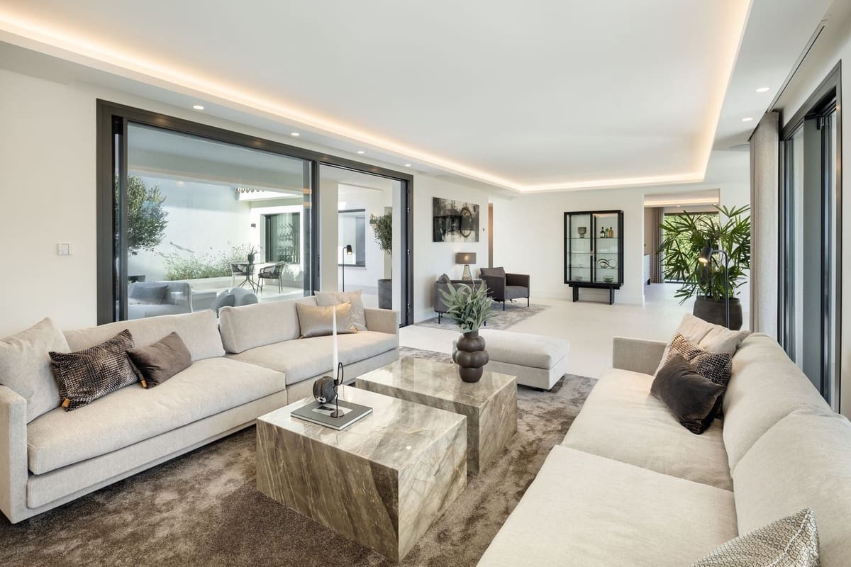 5 bedroom Villa for sale in Marbella with pool garage - € 6,250,000 (Ref: 9509590)