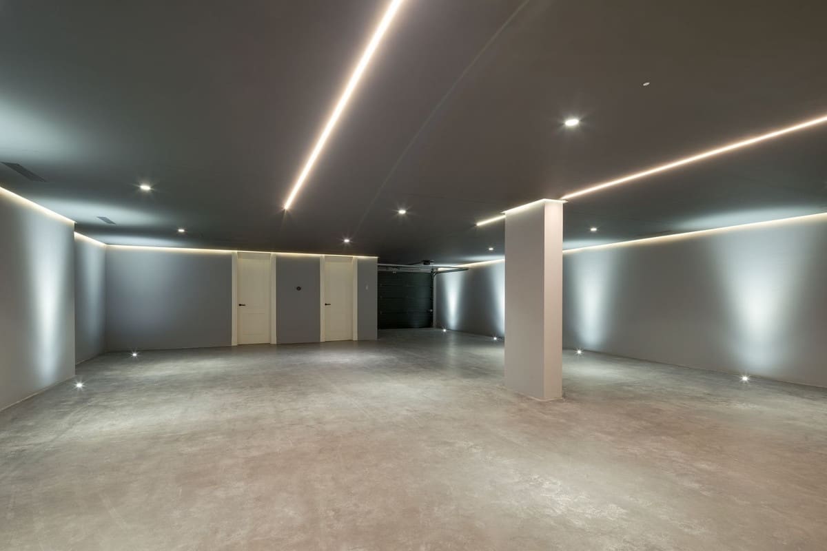 6 quarto Moradia para venda em Marbella com piscina garagem - 10 950 000 € (Ref: 9509593)