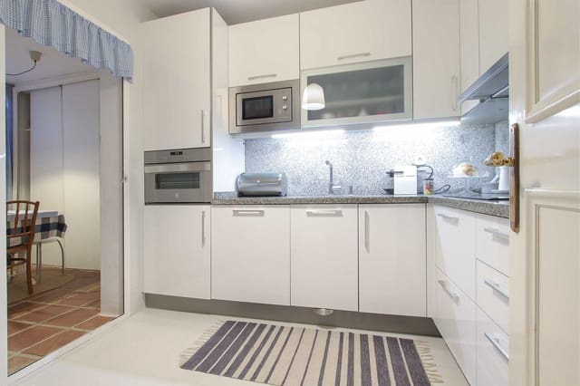 2 makuuhuone Huoneisto myytävänä paikassa Marbella mukana uima-altaan - 599 000 € (Ref: 9509595)