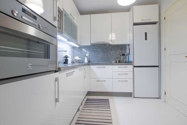2 makuuhuone Huoneisto myytävänä paikassa Marbella mukana uima-altaan - 599 000 € (Ref: 9509595)