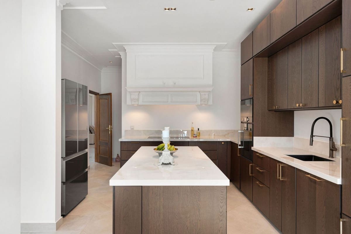 4 bedroom Villa for sale in Benahavis with pool garage - € 4,500,000 (Ref: 9509605)