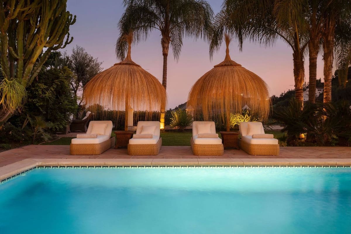 4 bedroom Villa for sale in Benahavis with pool garage - € 4,500,000 (Ref: 9509605)