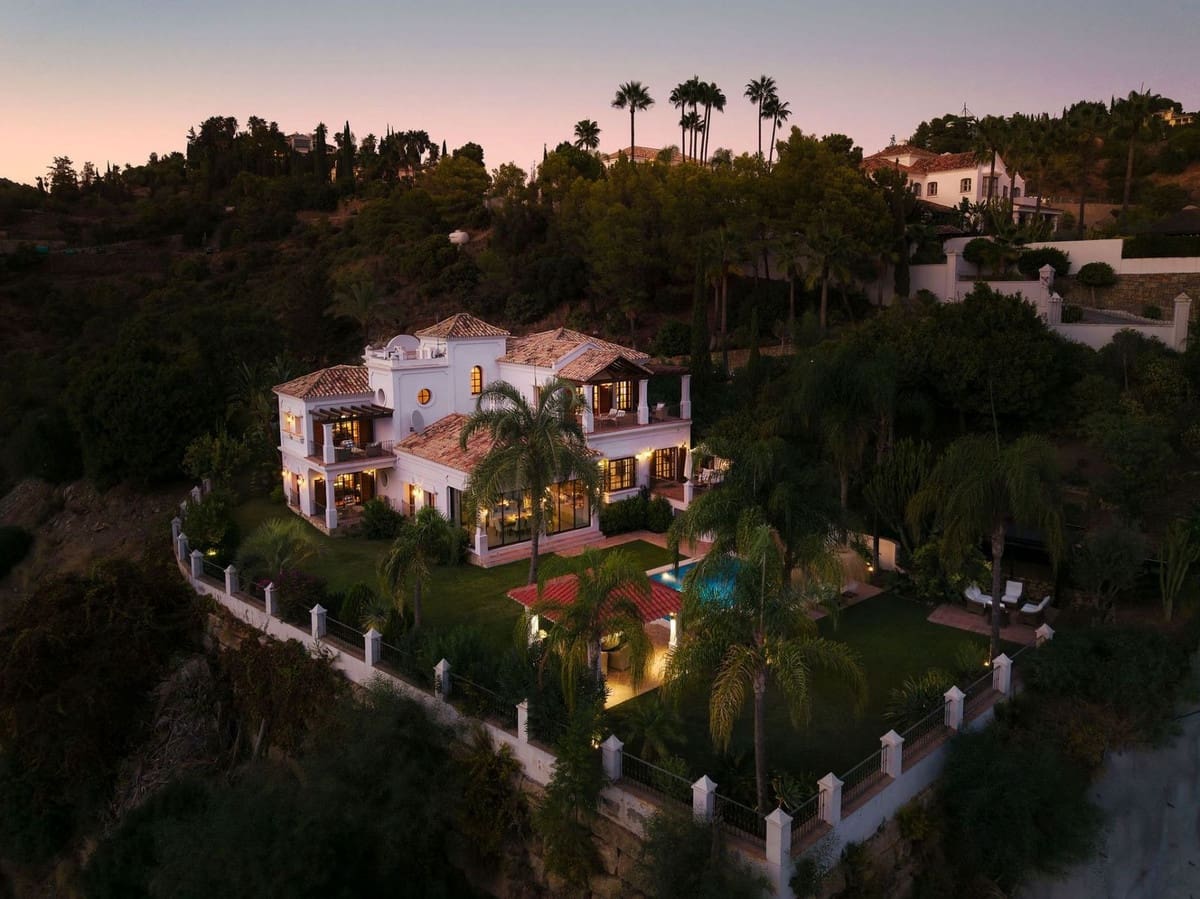 4 bedroom Villa for sale in Benahavis with pool garage - € 4,500,000 (Ref: 9509605)