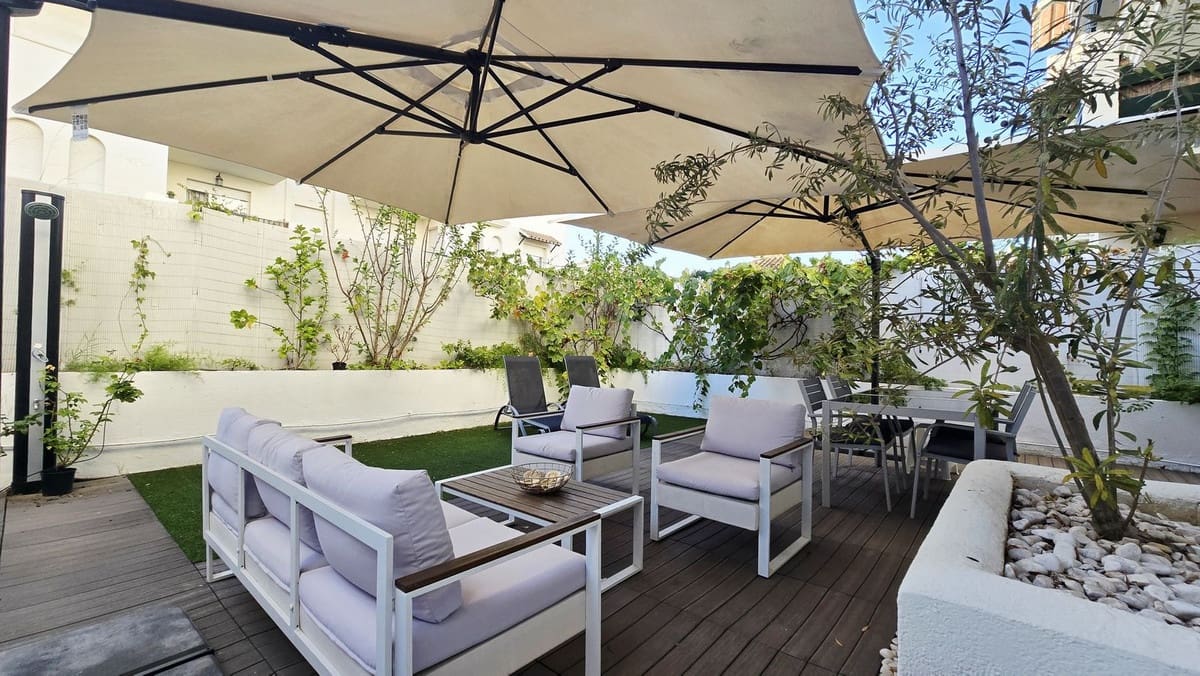 2 soverom Leilighet til salgs i Nueva Andalucia med svømmebasseng - € 385 000 (Ref: 9509609)