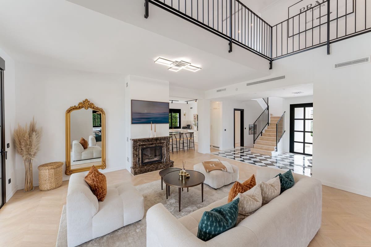 6 sypialnia Willa na sprzedaż w Estepona z basenem garażem - 2 895 000 € (Ref: 9509618)