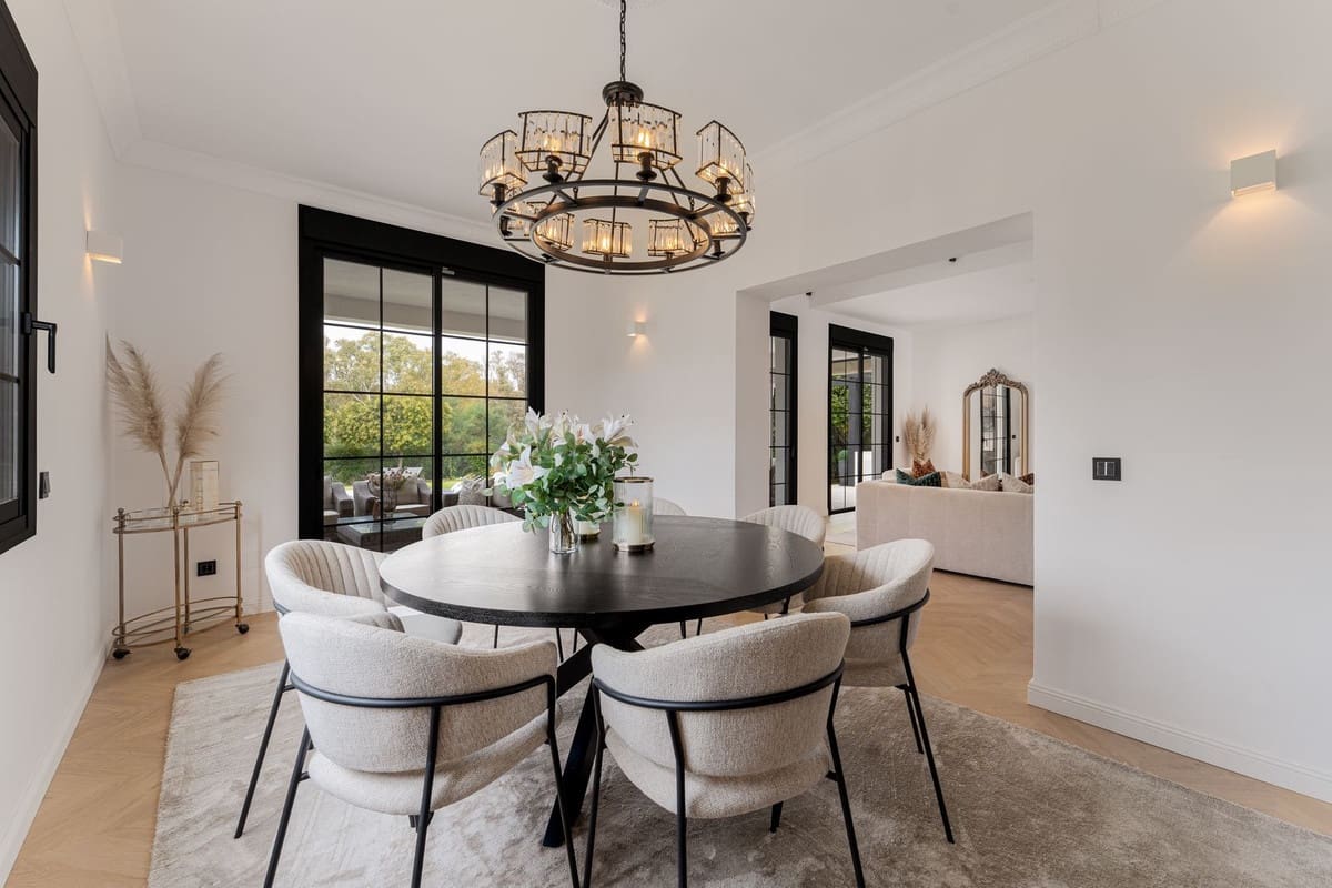 6 sypialnia Willa na sprzedaż w Estepona z basenem garażem - 2 895 000 € (Ref: 9509618)