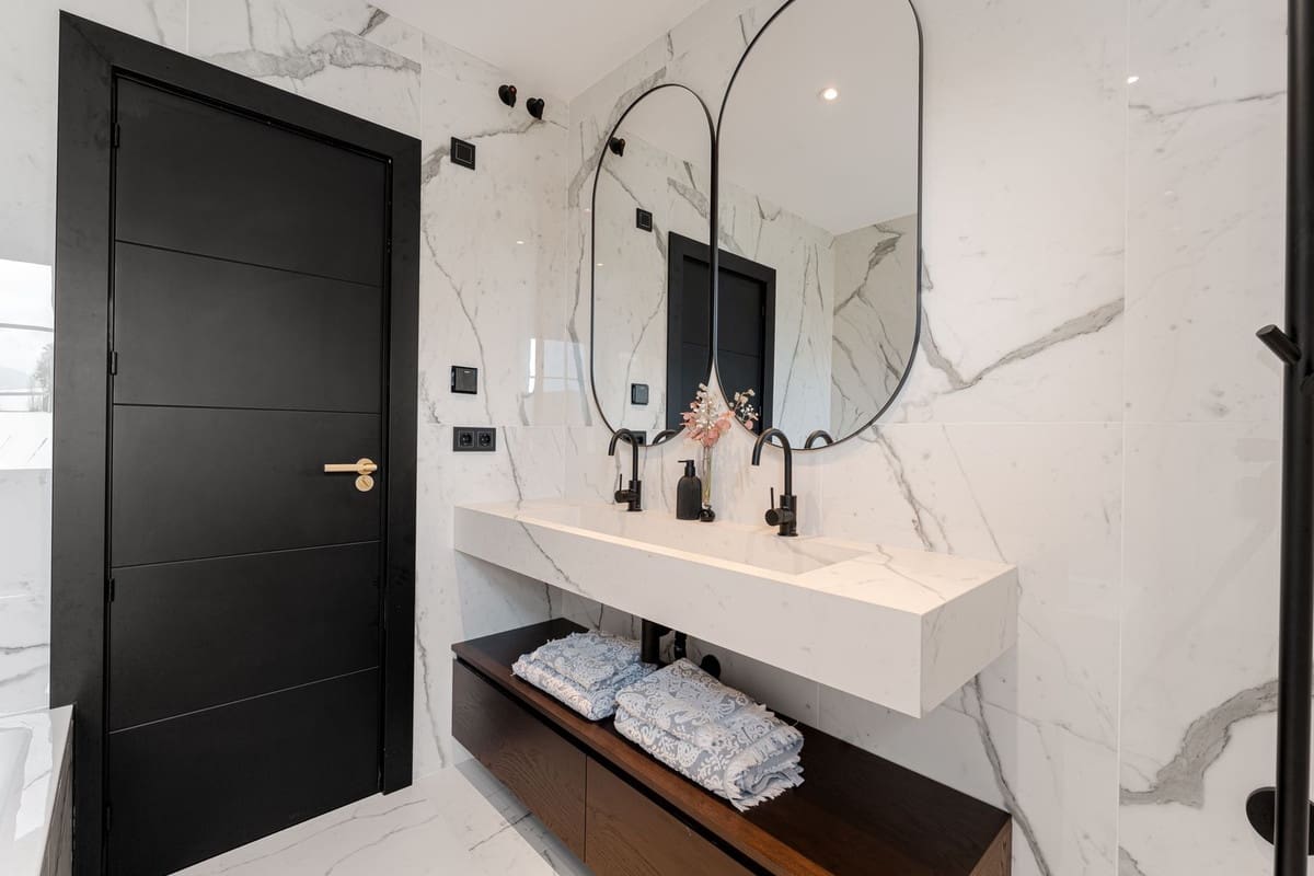 6 sypialnia Willa na sprzedaż w Estepona z basenem garażem - 2 895 000 € (Ref: 9509618)