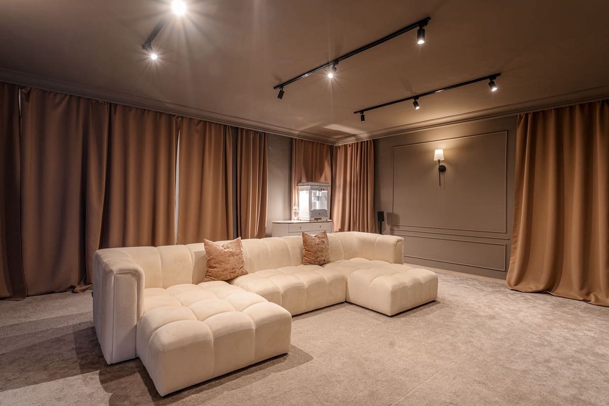 6 sypialnia Willa na sprzedaż w Estepona z basenem garażem - 2 895 000 € (Ref: 9509618)