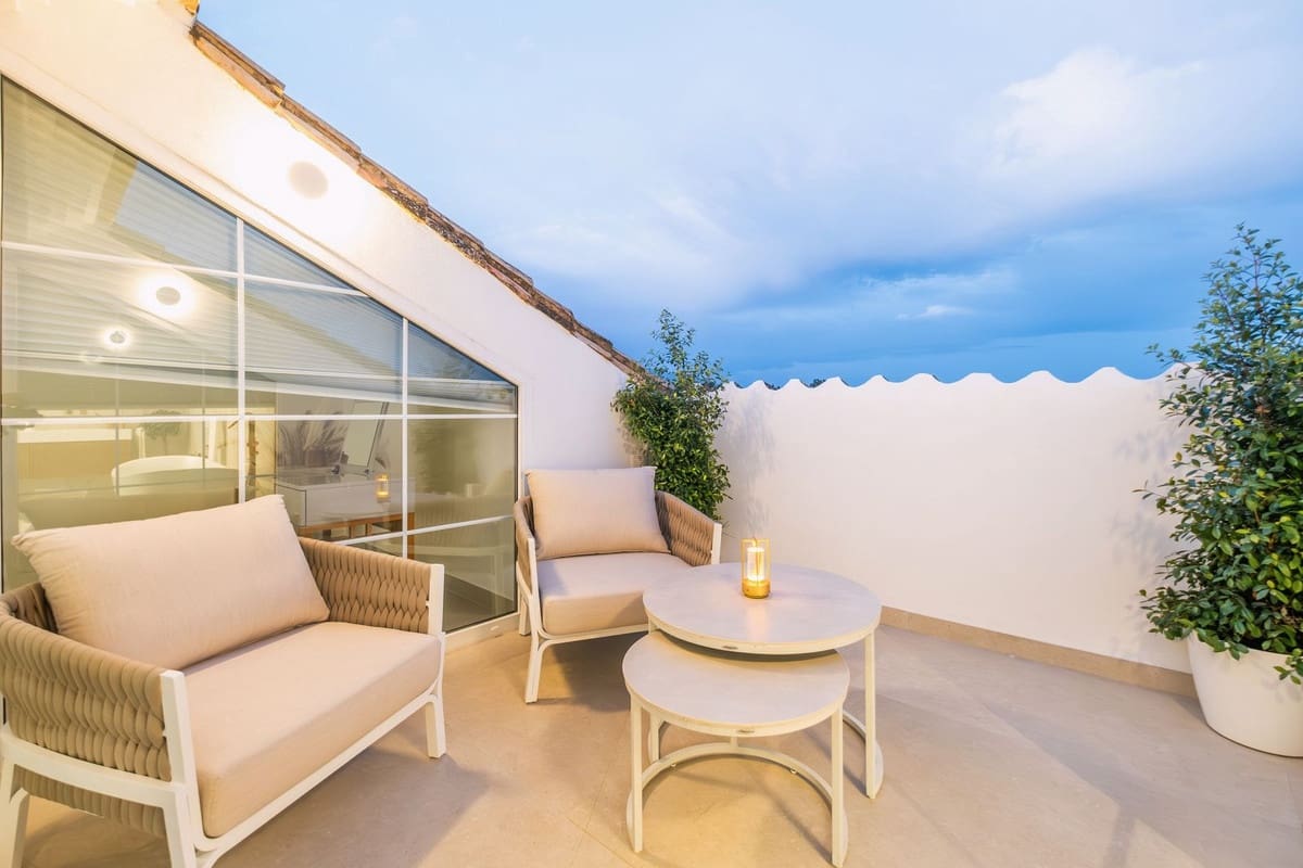 5 soveværelse Penthouse til salg i Nueva Andalucia med swimmingpool - € 1.995.000 (Ref: 9509623)