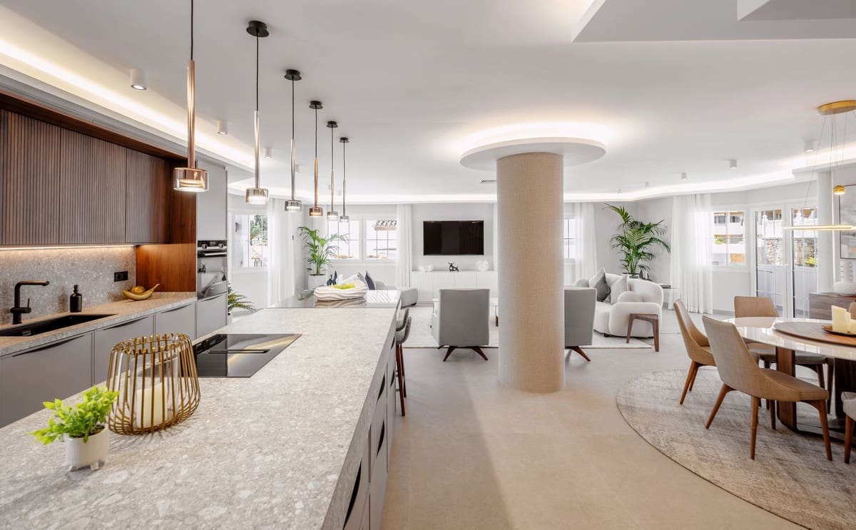 5 bedroom Penthouse for sale in Nueva Andalucia with pool - € 1,995,000 (Ref: 9509623)