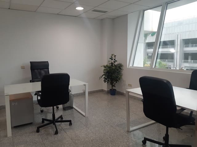 Office for sale in Puerto Banus, Marbella with garage - € 420,000 (Ref: 9509625)