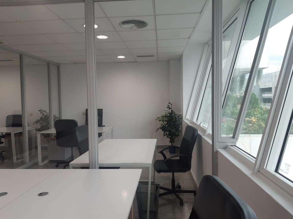 Kantoor te koop in Puerto Banus met garage - € 420.000 (Ref: 9509625)