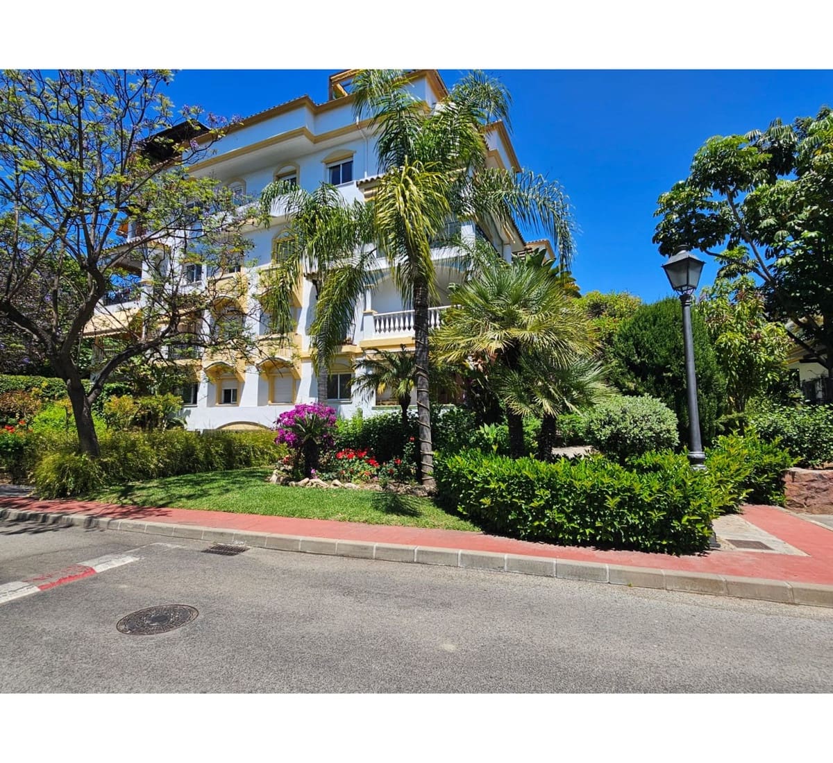 4 sovrum Lägenhet till salu i Marbella med pool garage - 995 000 € (Ref: 9509627)