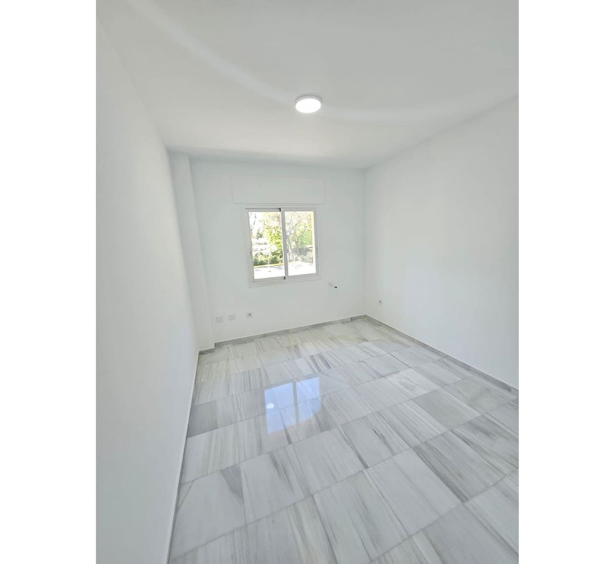 4 sovrum Lägenhet till salu i Marbella med pool garage - 995 000 € (Ref: 9509627)