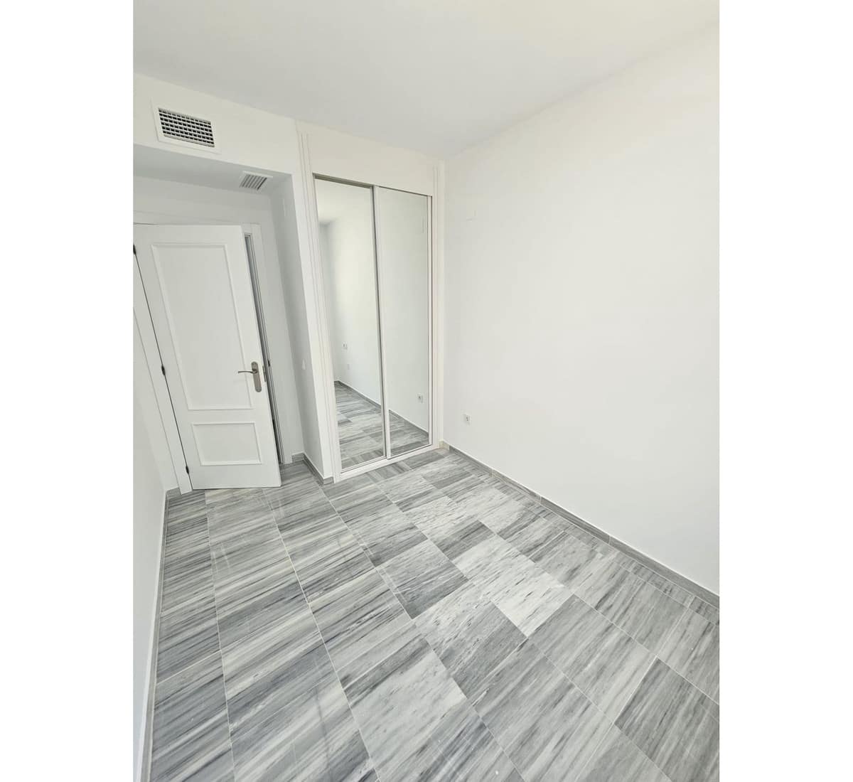 4 sovrum Lägenhet till salu i Marbella med pool garage - 995 000 € (Ref: 9509627)