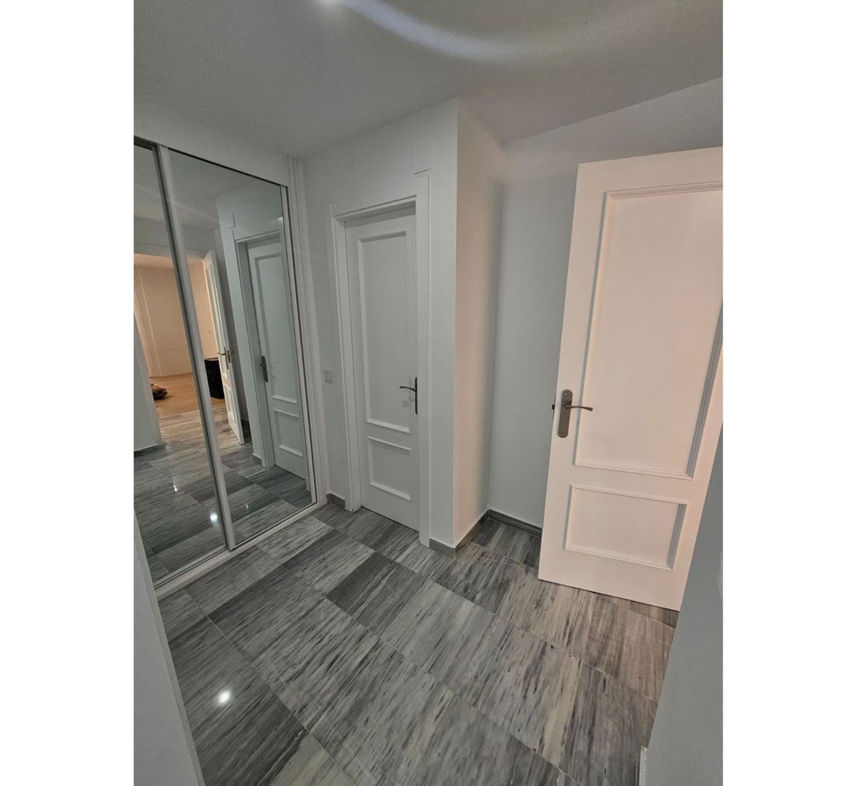 4 sovrum Lägenhet till salu i Marbella med pool garage - 995 000 € (Ref: 9509627)