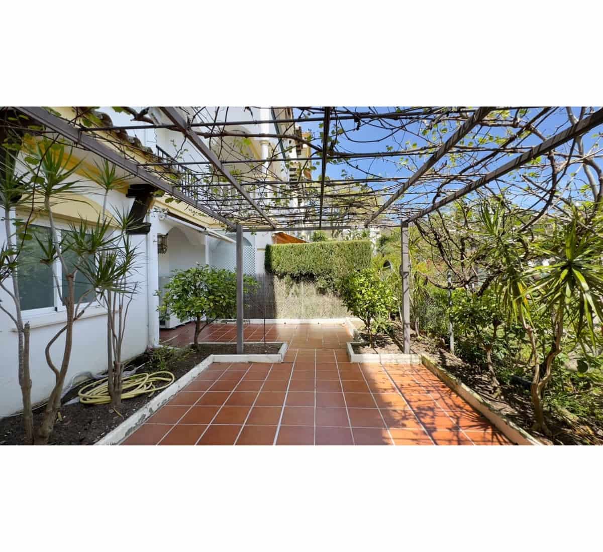 4 sovrum Lägenhet till salu i Marbella med pool garage - 995 000 € (Ref: 9509627)